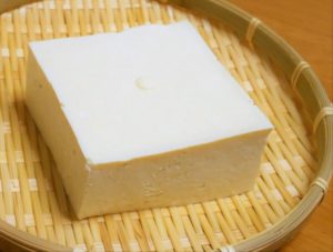 肌が綺麗な人の共通点は３つ 手肌にも今すぐ応用できる肌キレイ術 手がカサカサで枯れ木みたい 手だけババア克服バイブル